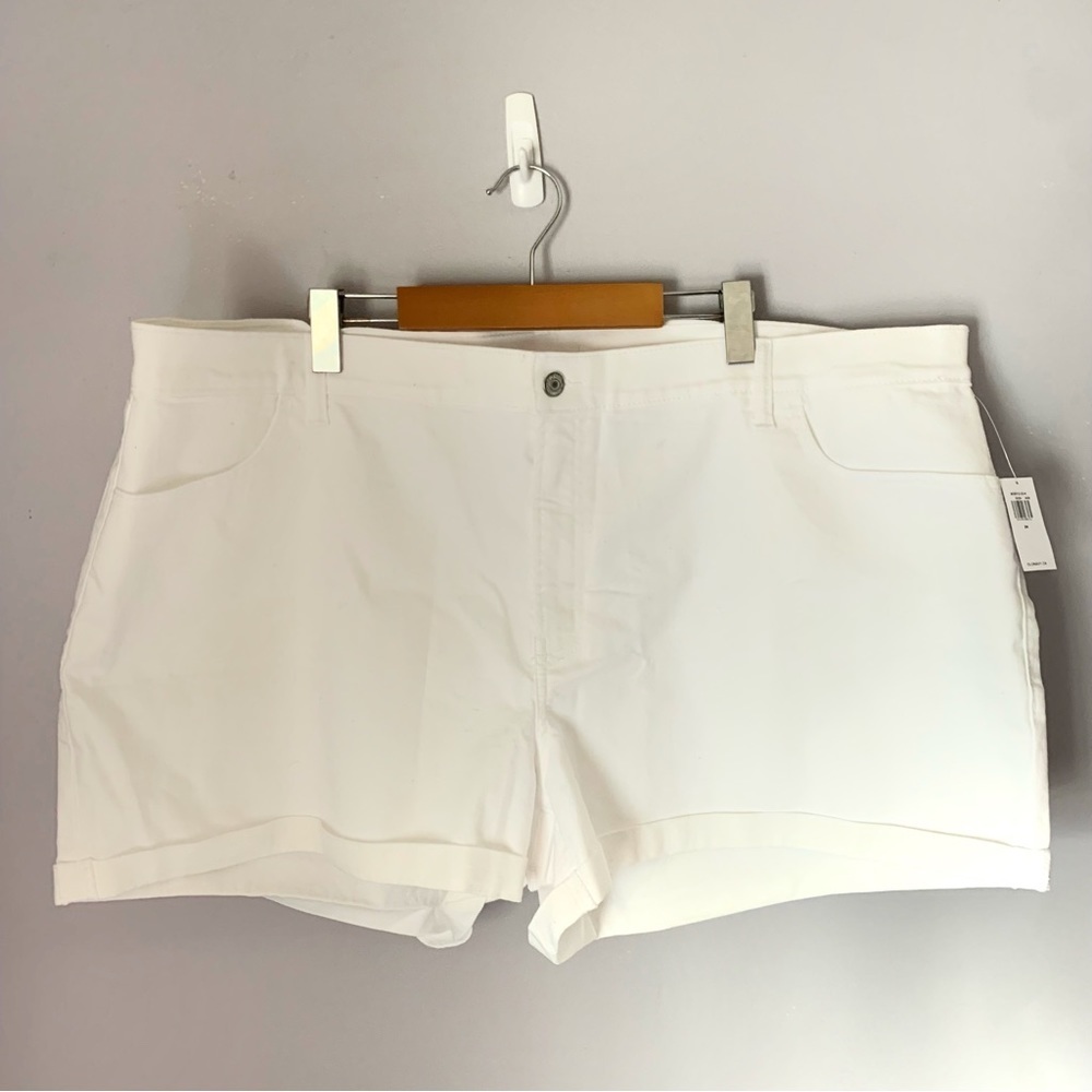 White Old Navy Mid-Rise Wow White Jean Shorts Size 24 NWT